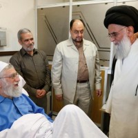 عيادة العلماء والشخصيات للإمام الخامنئي حفظه الله في المستشفى